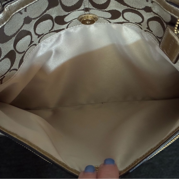 Coach Large Signature Tote Bag - Picture 3 of 10